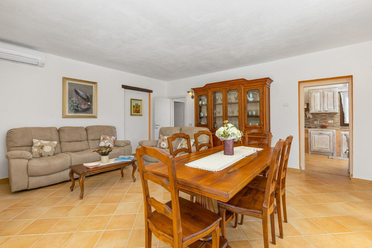ארזח'ינה Villa Tomaso מראה חיצוני תמונה